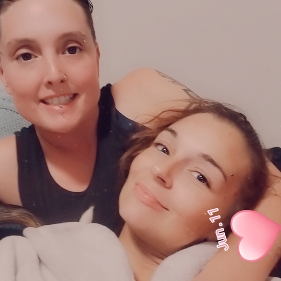 Meet your Posher, Amanda Brooke!! - Picture 5 of 6